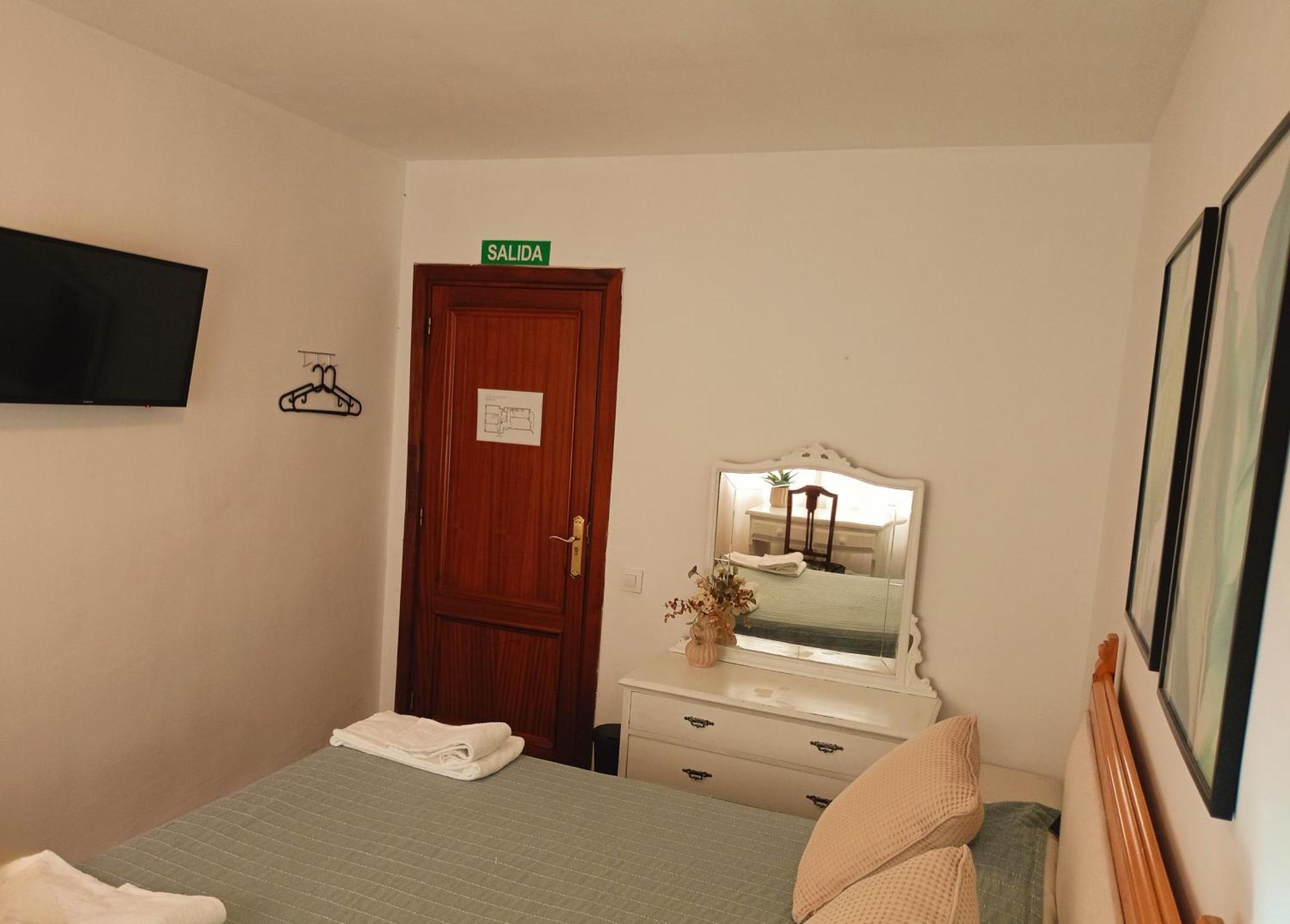 Pension Las Hojas Tudela Luaran gambar